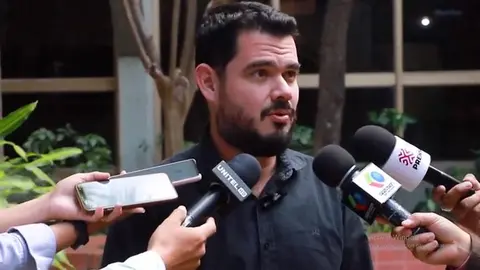 Efra&iacute;n Su&aacute;rez, asesor jur&iacute;dico de la gobernaci&oacute;n de Santa Cruz. (Foto: La Patria).