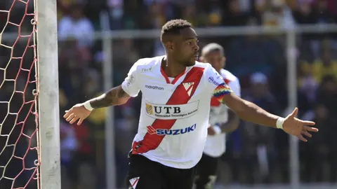 Marc Fran&ccedil;ois Enoumba, defensor de Always Ready. (Foto: Deporte Total).