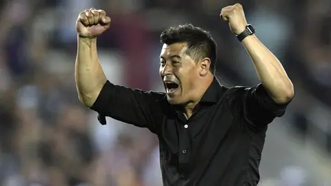 Jorge Almir&oacute;n, entrenador argentino. (Foto: Sporting News)