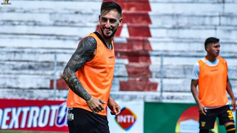 Luciano Ursino, mediocampista argentino. (Foto: Erbol).