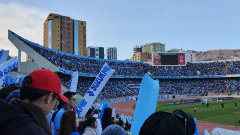 Hinchada bolivarista.