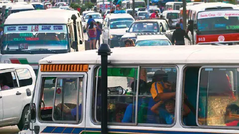 Transporte Santa Cruz. (Foto: Los Tiempos).
