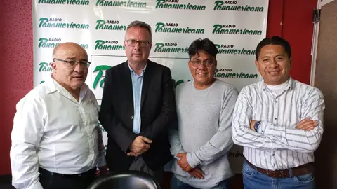 De izquierda a derecha: Hugo Moldiz, Carlos Alarc&oacute;n, H&eacute;ctor Arce y Jos&eacute; Luis Flores.