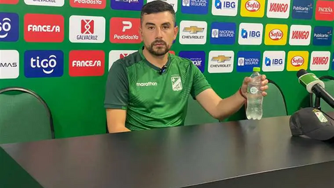 Rodrigo Venegas, entrenador chileno. (Foto: El Deber).