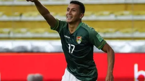 Roberto Carlos Fern&aacute;ndez, defensor boliviano. (Foto: Unitel).