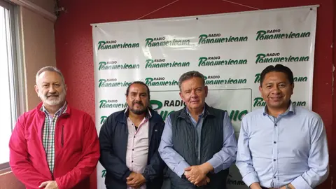 De izquierda a derecha:  Fabi&aacute;n Yacsik, Mart&iacute;n Moreira, Luis Eduardo Siles y Jos&eacute; Luis Flores.