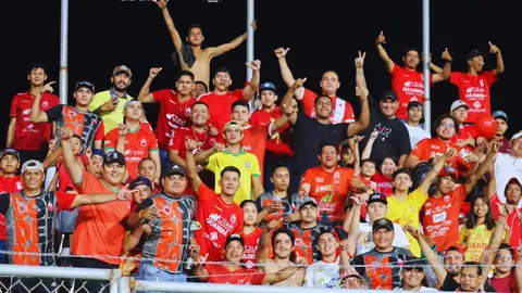 Hinchada de Gubir&aacute;. (Foto: Club Deportivo Guabir&aacute;).