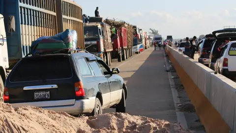 Bloqueo de caminos. (Foto: La Raz&oacute;n).