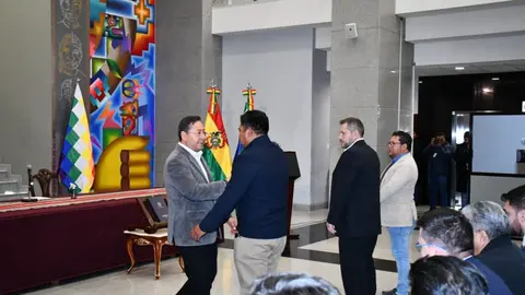 Luis Arce y nuevos ministros. (Foto: El Pa&iacute;s Tarija).