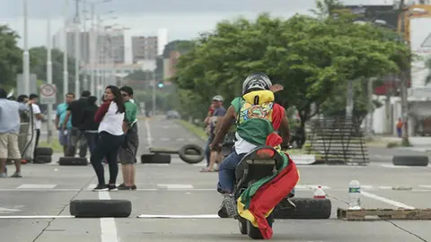 Paro c&iacute;vico Santa Cruz. (Foto: Los Tiempos).