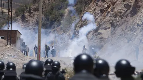 Enfrentamientos en bloqueos. (Foto: La Raz&oacute;n).