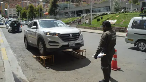 Inspecci&oacute;n t&eacute;cnica vehicular. (Foto: La Raz&oacute;n).
