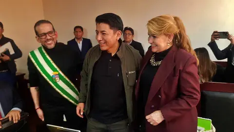 Luis Fernando Camacho, Marco Pumari y Jeanine A&ntilde;ez. (Foto: La Raz&oacute;n).