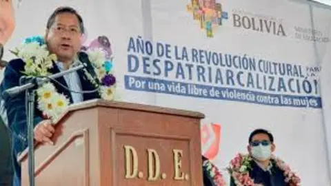 Luis Arce en la inauguraci&oacute;n del a&ntilde;o escolar 2025 (FOTO. Opini&oacute;n Bolivia)