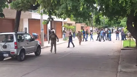 Ataque a Polic&iacute;a en Santa Cruz. (Foto: Red Uno).