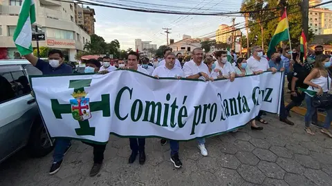 Marcha Comit&eacute; Pro Santa Cruz. (Foto. La Raz&oacute;n).