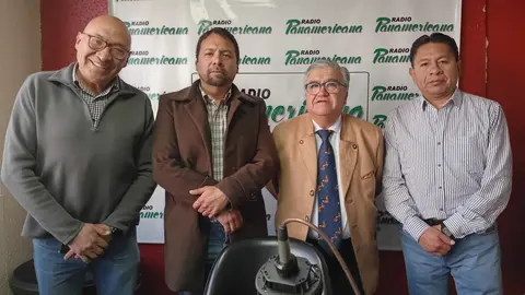 De izquierda a derecha: Javier Flores, Joshua Bellott, Julio Alvarado y Jos&eacute; Luis Flores.