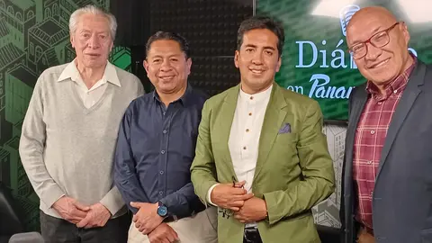 De izquierda a derecha: Carlos Borht, Jos&eacute; Luis Flores, William Bascop&eacute; y Javier Flores.