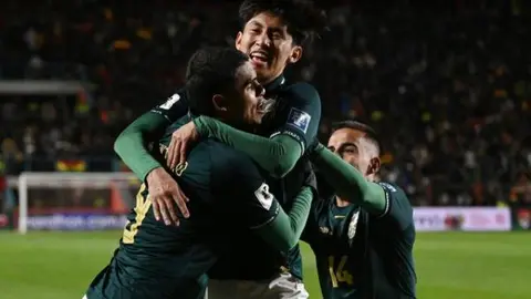 Jugadores bolivianos celebrando. (Foto. Oxigeno).