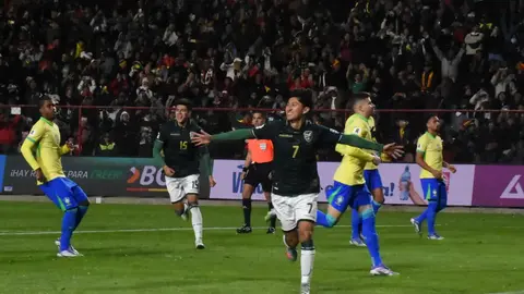 Miguel Terceros celebrando el gol de la victoria ante Brasil. (Foto. RR. SS.).