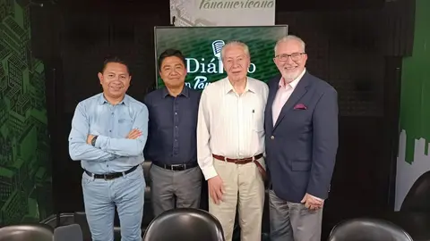 De izquierda a derecha: Jos&eacute; Luis Flores, Marcelo Arequipa, Carlos B&ouml;hrt y Johnny Nogales.