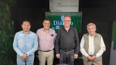 De izquierda a derecha: Jos&eacute; Luis Flores, Carlos Cordero, Carlos Alarc&oacute;n, y Alfonso Velarde.