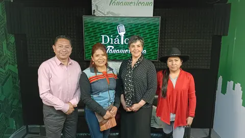 De izquierda a derecha: Jos&eacute; Luis Flores, Catherine Pinto, Cecilia Requena y Marianela Paco.