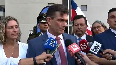 Rodrigo Paz en Chile.