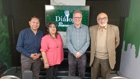 De izquierda a derecha: Jos&eacute; Luis Flores, Jimena Costa, Carlos Alarc&oacute;n y Mario Galindo.