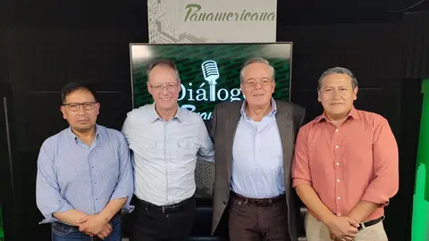 De izquierda a derecha: Oscar Cruz, Jaime Dunn, Ramiro Cavero y Jimmy Osorio.