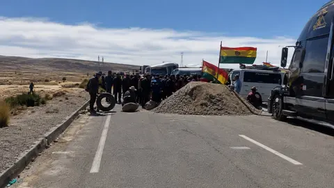 Puntos de bloqueo en Tambo Quemado (Foto: Radio Panamericana)