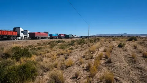 Choferes varados por bloqueos en Panduro y Caracollo (Foto: Radio Panamericana)