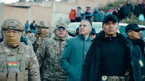 Operativo liderado por el ministro Justiniano consolida el desbloqueo del puente Lipari y garantiza el abastecimiento de hortalizas a La Paz