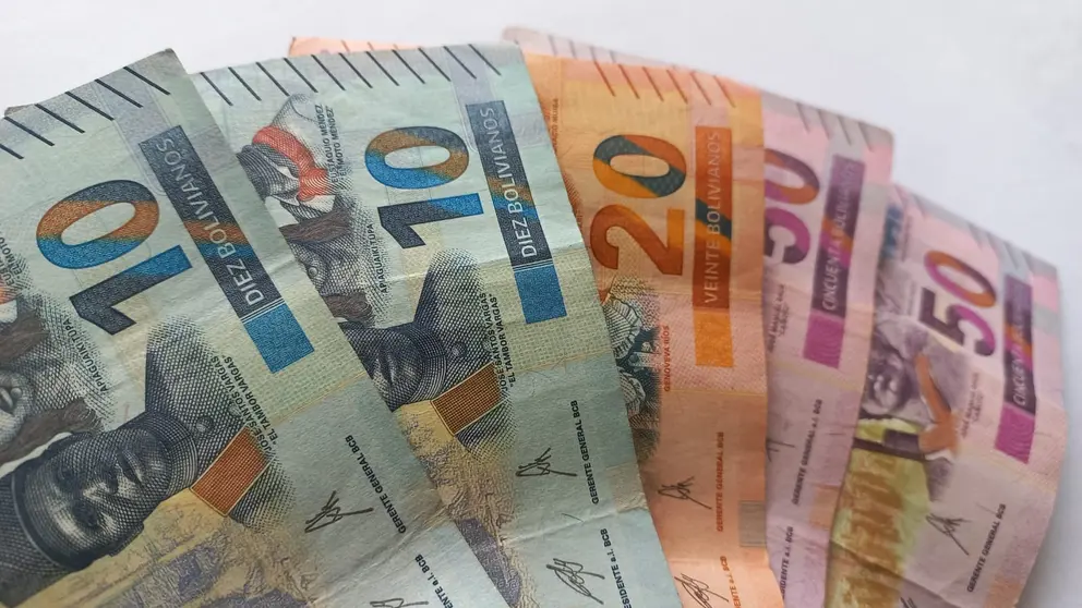 Billetes bolivianos. Dinero boliviano.