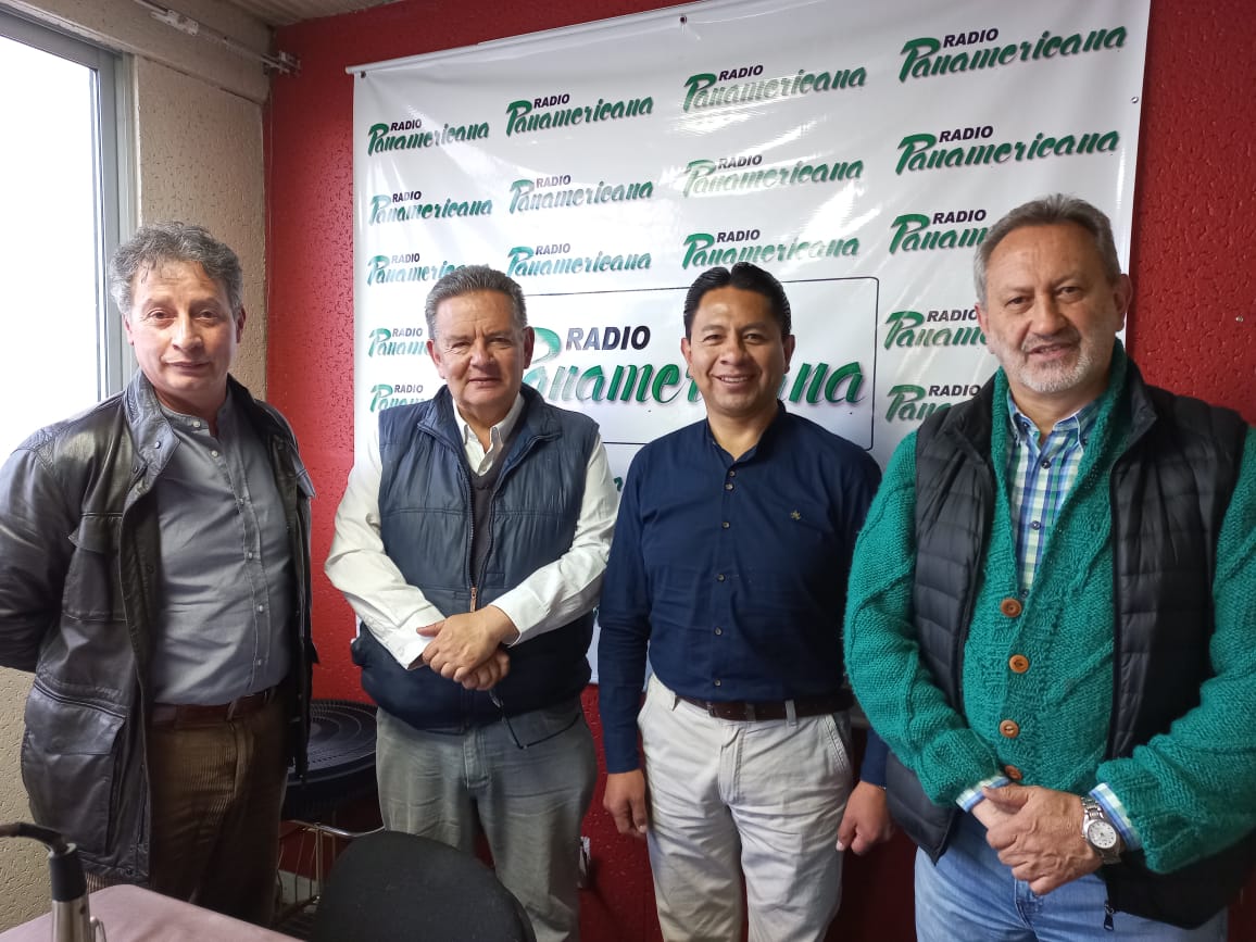De izquierda a derecha Cesar Navarro, Luis Eduardo Siles, José Luis Flores y Fabián Yaksic.