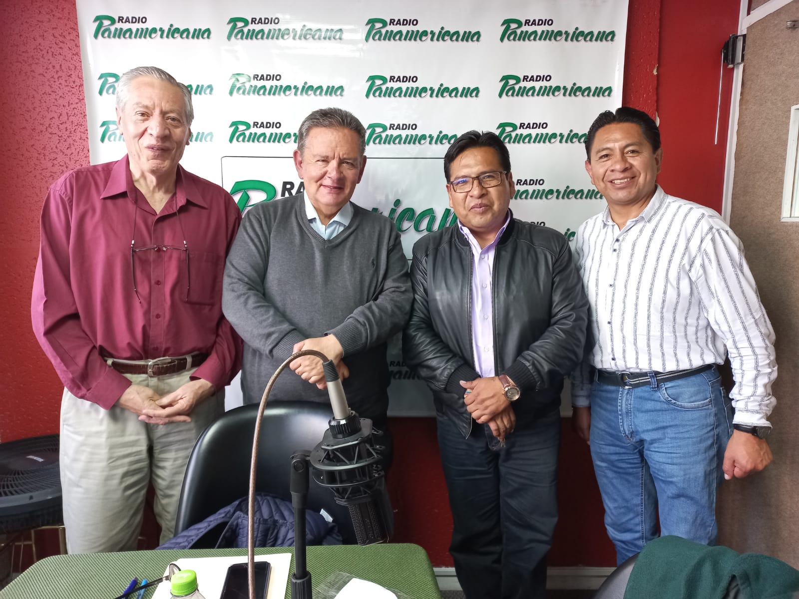 De izquierda a derecha: Carlos Borht, Luis Eduardo Siles, Juan José Jáuregui y José Luis Flores.