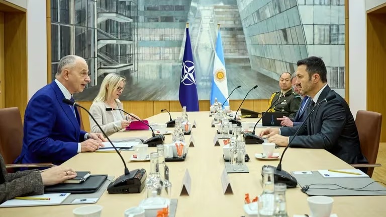 Reunión de Argentina y la OTAN, en Bruselas. (Foto: Infobae).